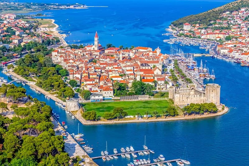 Split: Underwater Museum, Trogir & Blue Lagoon Half-Day Tour - Underwater Museum of Croatia in Jelinak Bay: how the statues work in shallow water