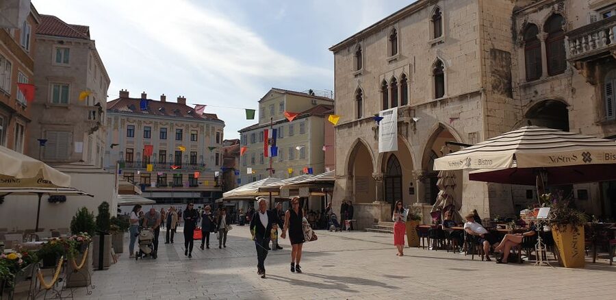 Split: Walking tour of Split with a 'Magister' of History - Peristyle square: where Split’s most famous “rooms” start to make sense