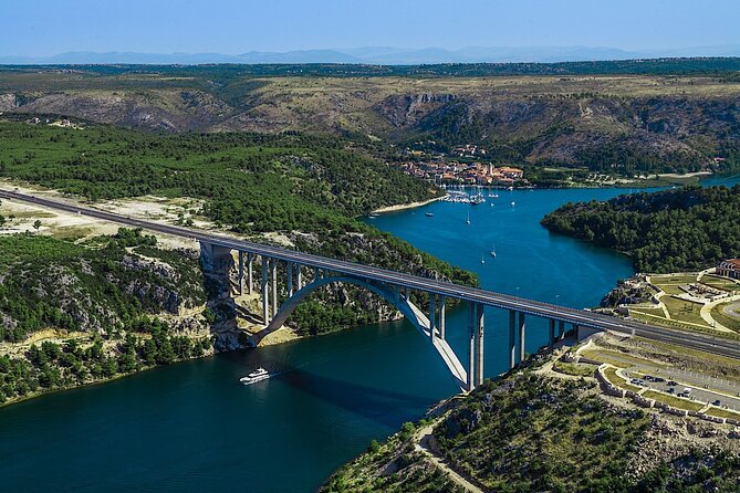 The Wonder of nature route - Panoramic Flight over Plitvice Lakes & Krka NP - The pilot touch: comfort and a smooth private route