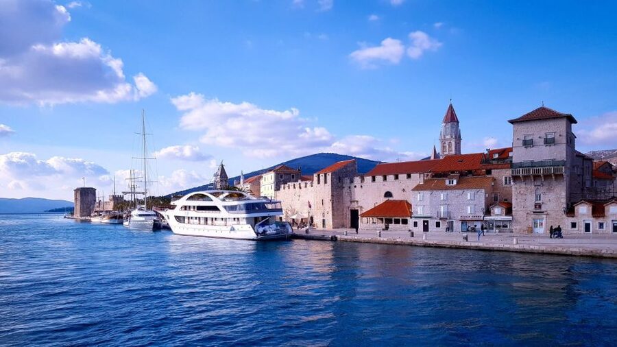Trogir 1.5-Hour City Tour - Knežev dvor: power and place right in the streets