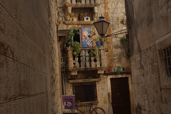 Trogir Old Town History and Monuments Private Guided Walking Tour - Promenade views and Kula Karmelengo: the Venetian-era payoff
