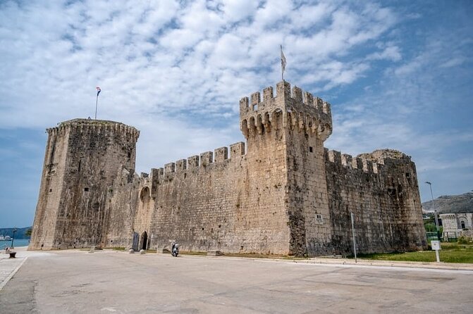 Trogir Private Walking Tour - Central Square and the Venetian loggia: the heart of daily life