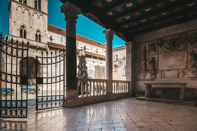 Trogir walking tour with a local guide - John Paul II Square and Town Hall: Venetian vibes in a café-friendly space