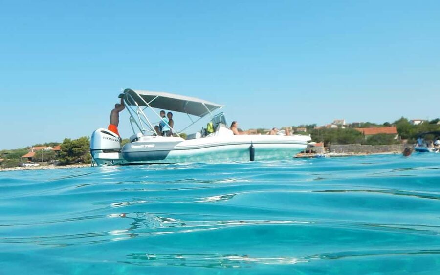 Trogir: White Lagoon, Maslinica & Blue Lagoon Speedboat Tour - Quick takeaways: White Lagoon + Maslinica + Blue Lagoon by speedboat