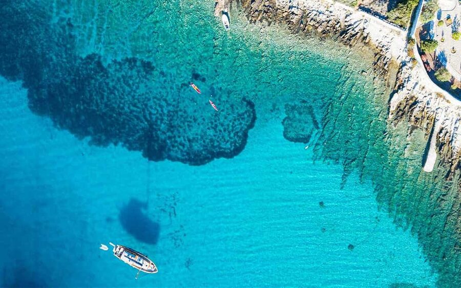 Trogir: White Lagoon, Maslinica & Blue Lagoon Speedboat Tour - The speedboat rhythm: short rides, focused stops