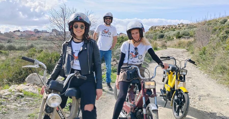 Unique vintage Tomos moped tour Split - Back to the '80s - Meštrović, Marjan, and viewpoints: where the guide’s stories land