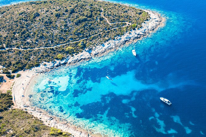 VIS Island (Mamma Mia Island) PRIVATE TOUR - Stončica lighthouse: short stop, big view pay-off
