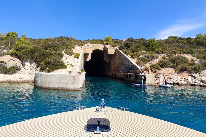 VIS Island (Mamma Mia Island) PRIVATE TOUR - Komiža: your chance to slow down on Vis
