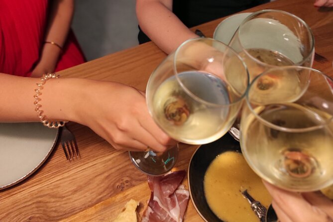 Zinfandel Wine Tasting & Storytelling with Dalmatian Food - Language, group size, and pacing: what you need to know for a smooth night